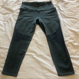 Alo Capri leggings with mesh sides
